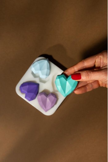 Kristal Kalp Dörtlü Silikon Mum Kalıbı Kristal Kalp Dörtlü Silikon Mum Kalıbı