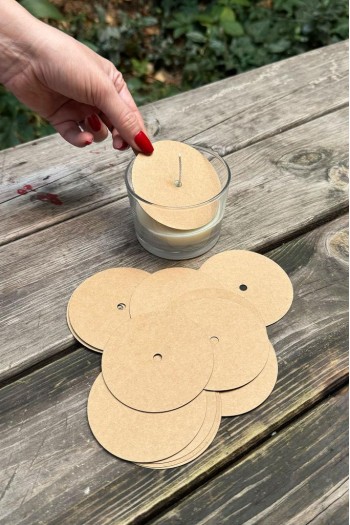 Mum Toz Kapakları 77mm Dış Çap 5mm İç Çap İp Fitil Boşluğu 50 Adet Mum Toz Kapakları 77mm Dış Çap 5mm İç Çap İp Fitil Boşluğu 50 Adet