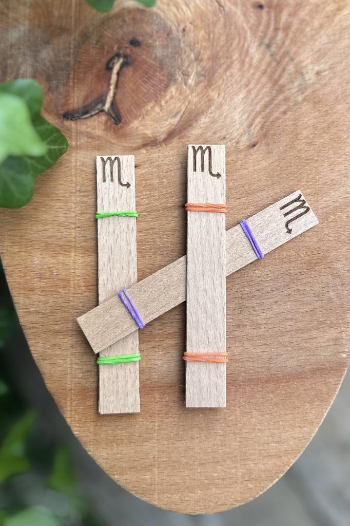 Ahşap Mum Fitili ve Yapışkanlı Fitil Sehpası 10 Adet (15x100x0,5mm) AKREP BURCU MODEL-2