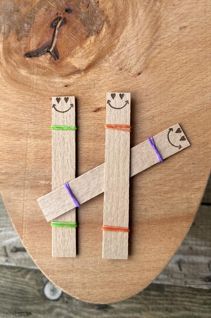 Ahşap Mum Fitili ve Yapışkanlı Fitil Sehpası 10 Adet (15x100x0,5mm) GÜLÜCÜK