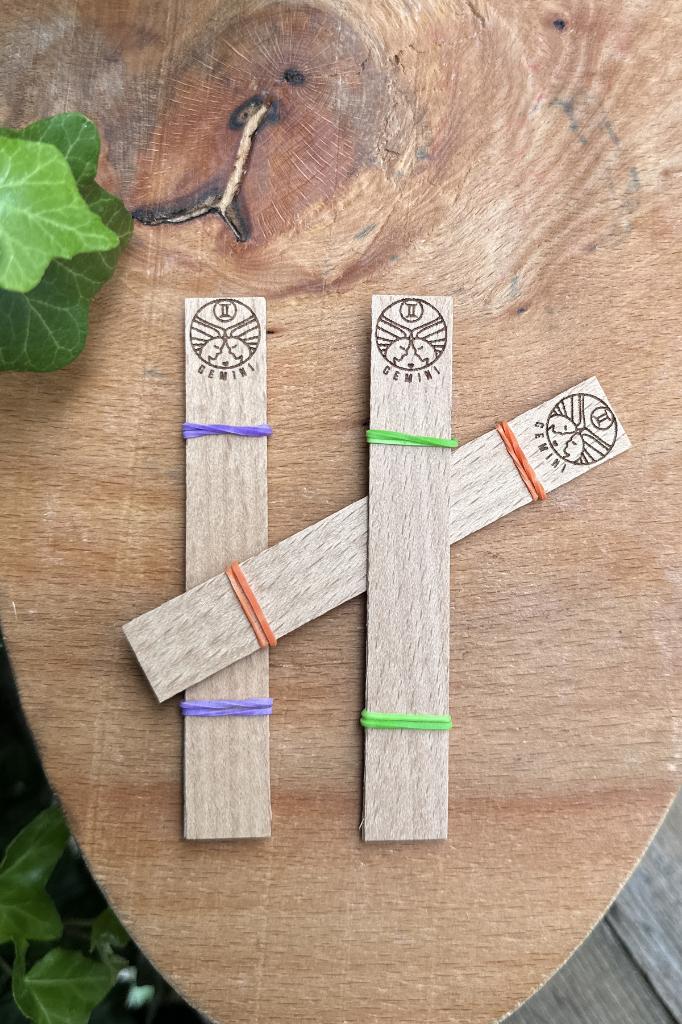 Ahşap Mum Fitili ve Yapışkanlı Fitil Sehpası 10 Adet (15x100x0,5mm) İKİZLER BURCU MODEL-1