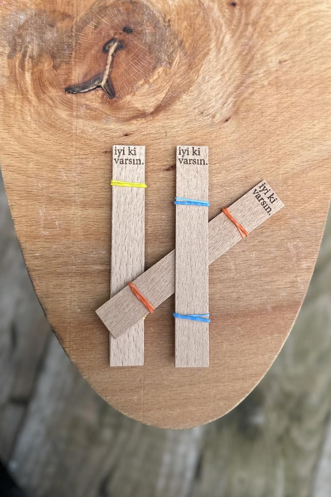 Ahşap Mum Fitili ve Yapışkanlı Fitil Sehpası 10 Adet (15x100x0,5mm) İYİKİ VARSIN