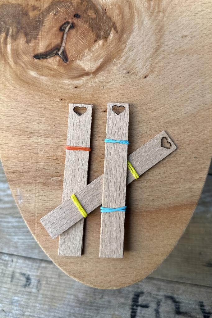 Ahşap Mum Fitili ve Yapışkanlı Fitil Sehpası 10 Adet (15x100x0,5mm) KALP BOŞLUK