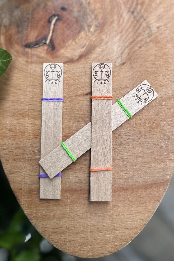 Ahşap Mum Fitili ve Yapışkanlı Fitil Sehpası 10 Adet (15x100x0,5mm) TERAZİ BURCU MODEL-1