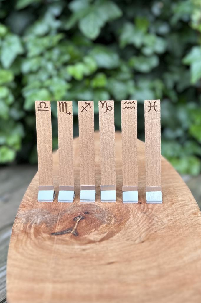 Ahşap Mum Fitili ve Yapışkanlı Fitil Sehpası 12 Adet (15x100x0,5mm) BURÇ MODEL-2