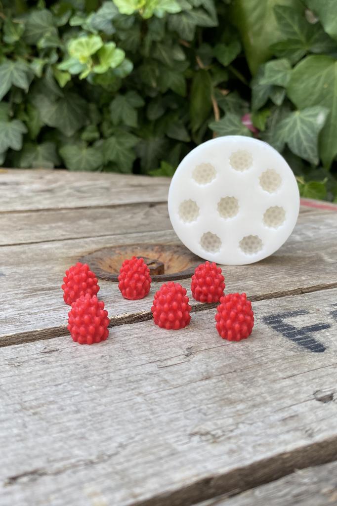 Ahududu 8-Piece Silicone Candle Mold