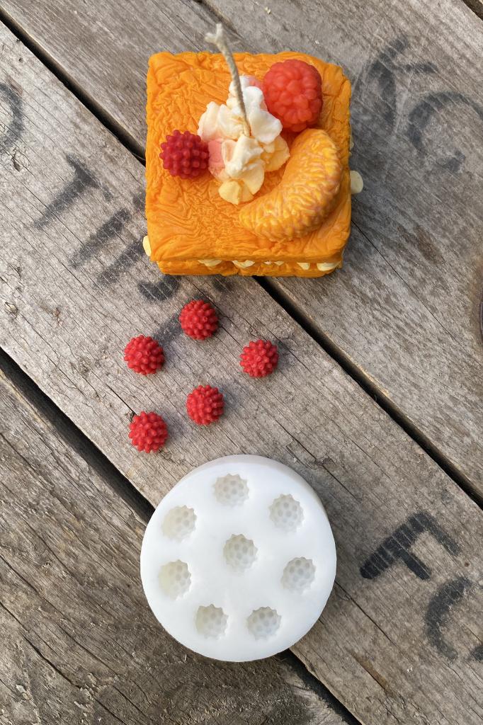 Ahududu 8-Piece Silicone Candle Mold