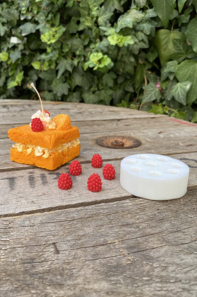 Ahududu 8-Piece Silicone Candle Mold