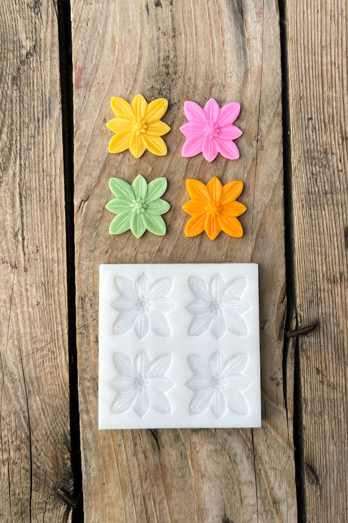 Poinsettia 4-Cavity Silicone Candle Mold