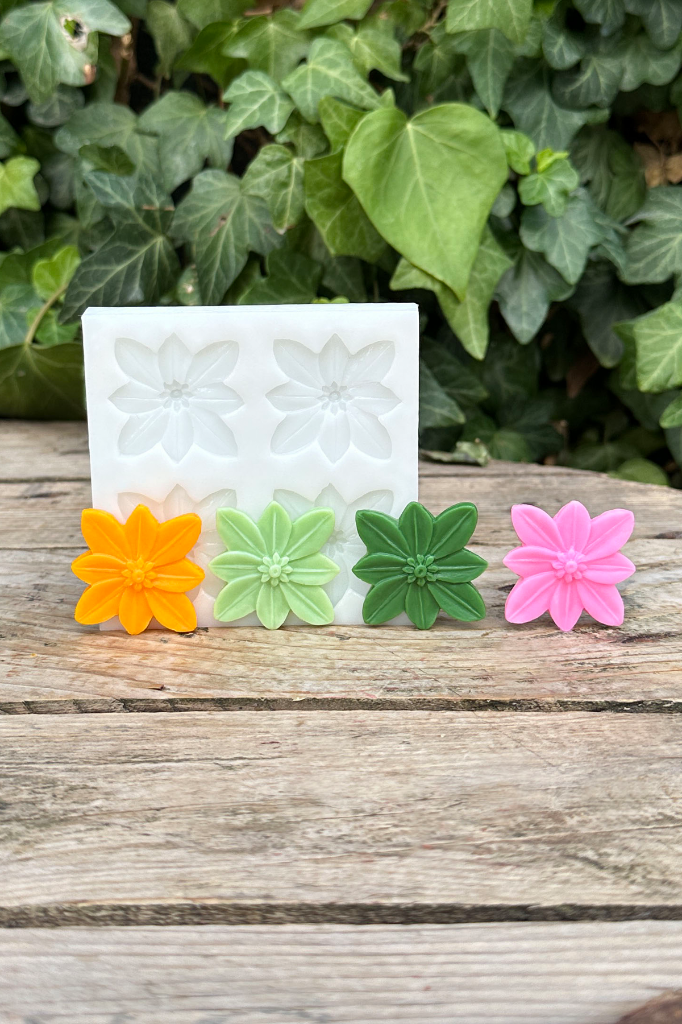 Poinsettia 4-Cavity Silicone Candle Mold