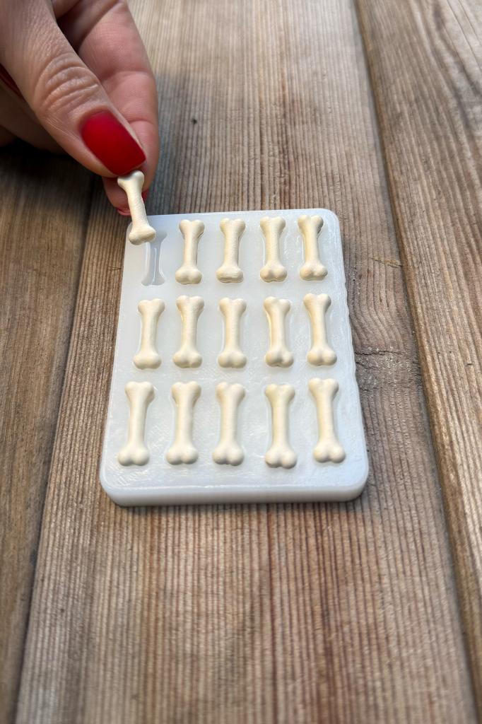 Kemik Mini Onbeşli Silikon Mum Kalıbı
