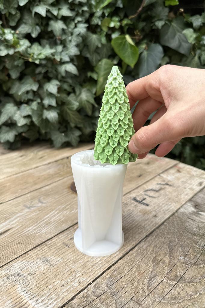 Kokinalı Çam Ağacı Silikon Mum Kalıbı