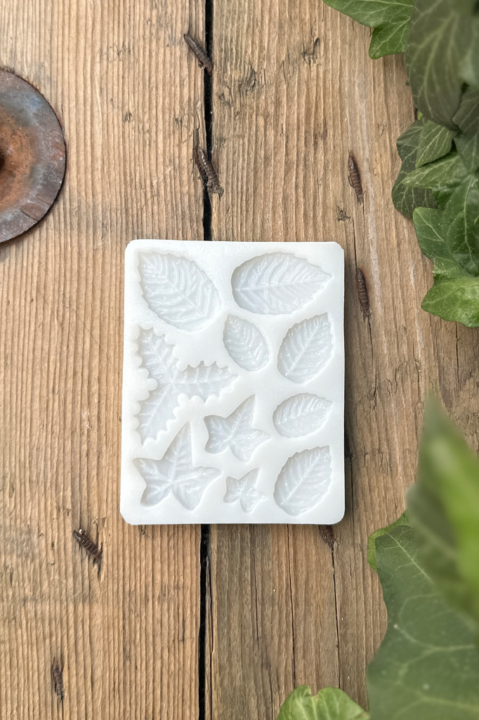 Yaprak Onlu Silikon Mum Kalıbı